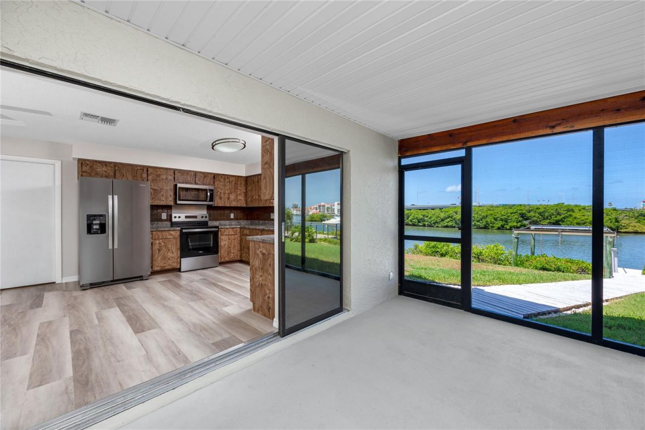 8046 Bayhaven Drive , Seminole, FL 33776 Photo