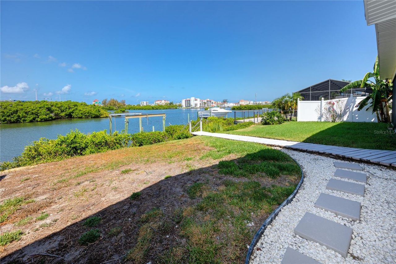 8046 Bayhaven Drive , Seminole, FL 33776 Photo
