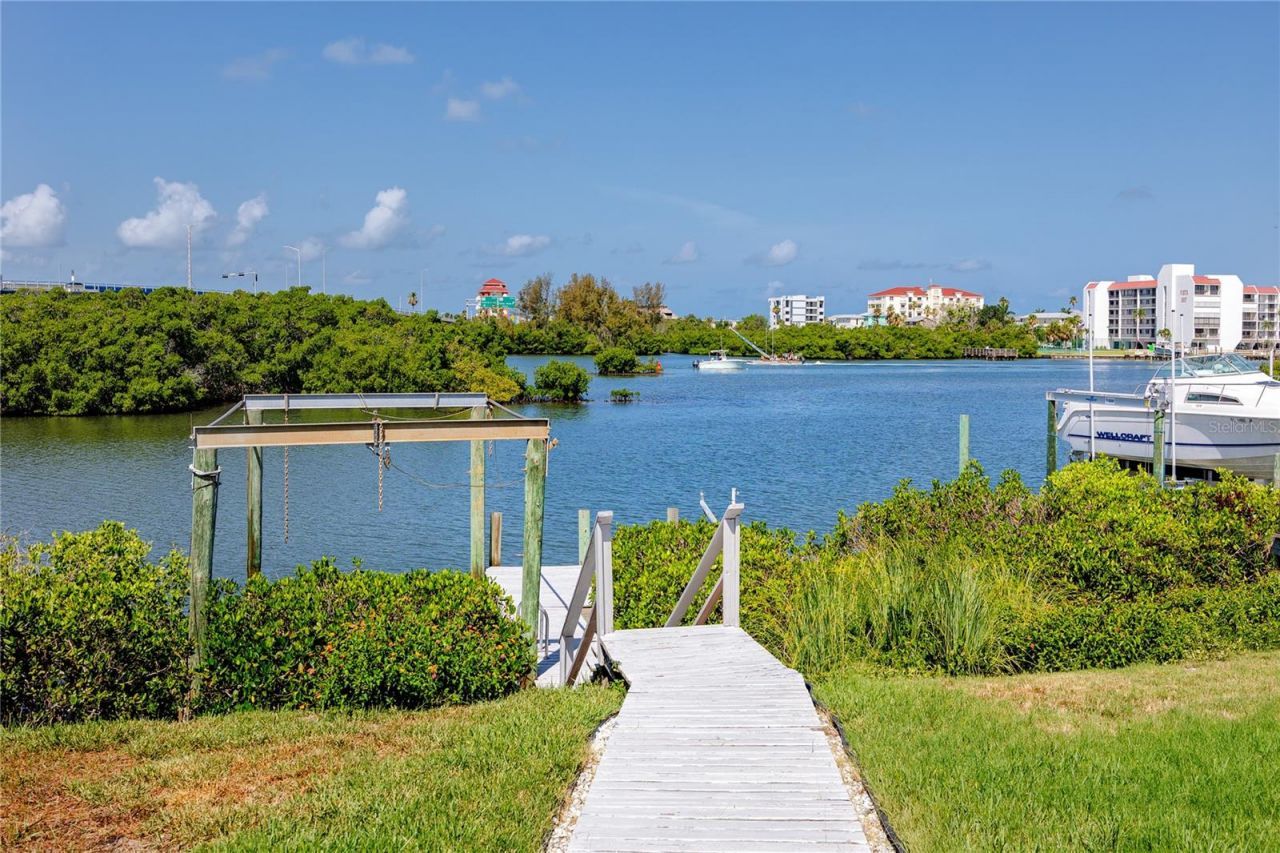 8046 Bayhaven Drive , Seminole, FL 33776 Photo