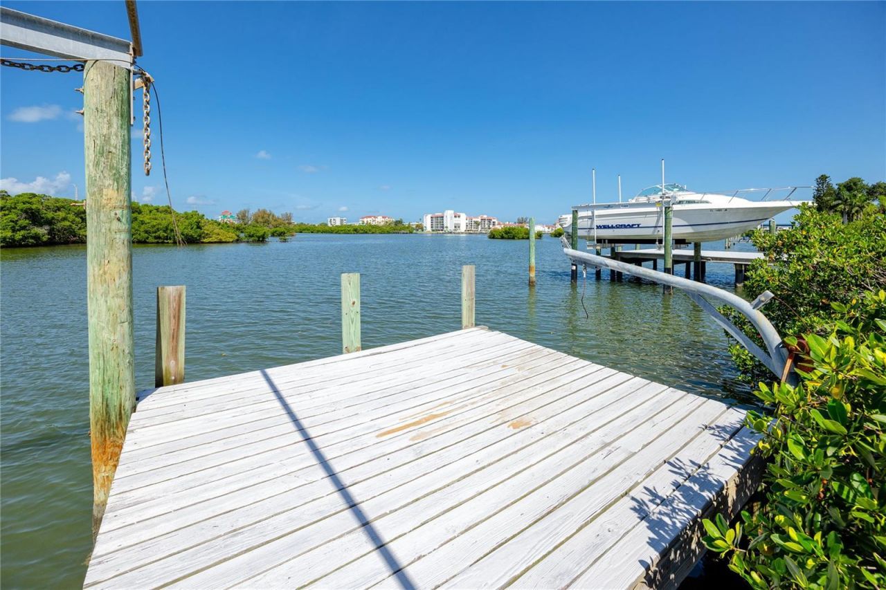 8046 Bayhaven Drive , Seminole, FL 33776 Photo