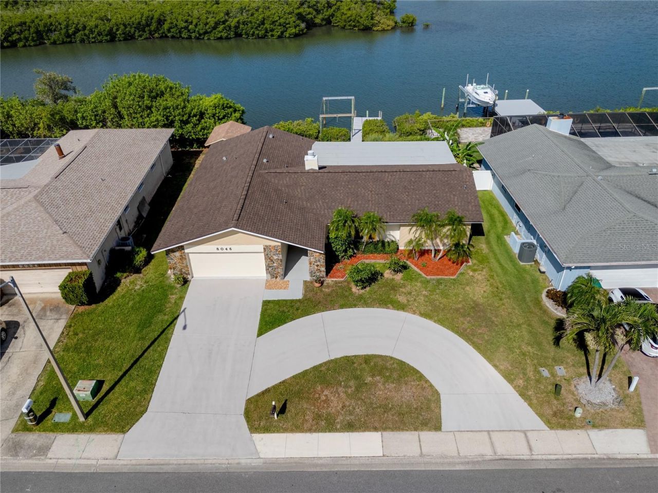 8046 Bayhaven Drive , Seminole, FL 33776 Photo