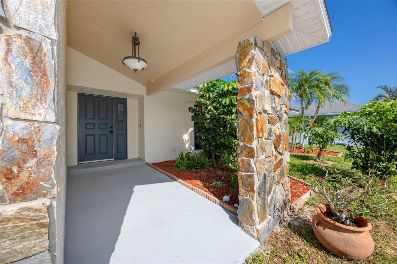 8046 Bayhaven Drive , Seminole, FL 33776 Photo