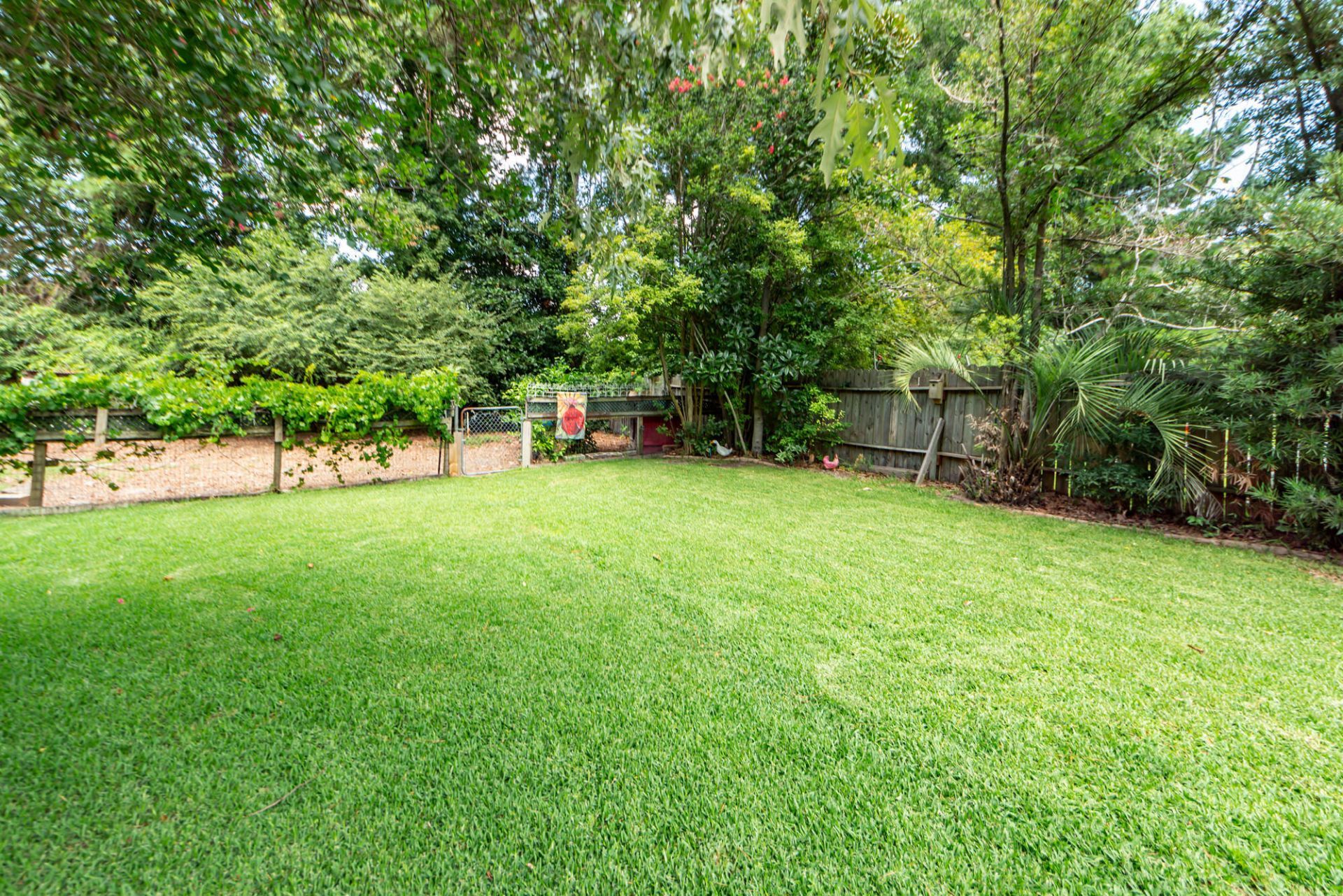 108 Stanford Court Photo 29