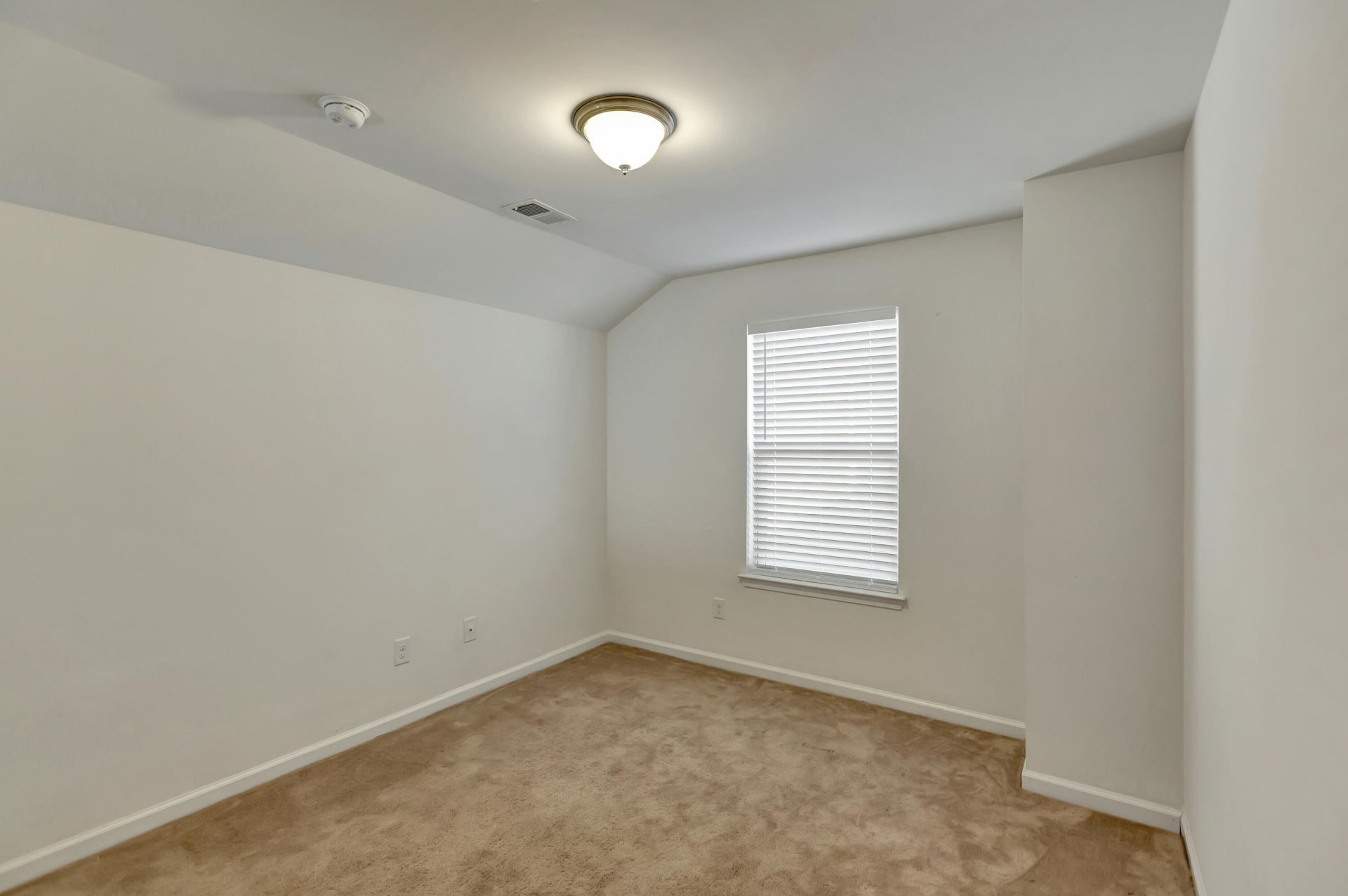 1689 Eider Down Drive Photo 19