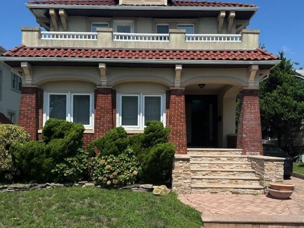 61 W Walnut Street , Unit Upper, Long Beach, NY 11561