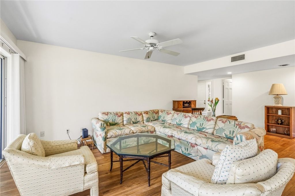 107 W Park Shores Circle, Unit 23W, Indian River Shores, FL 32963 Photo