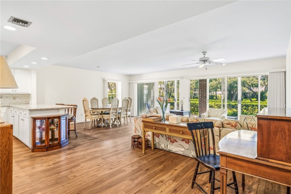 107 W Park Shores Circle, Unit 23W, Indian River Shores, FL 32963 Photo