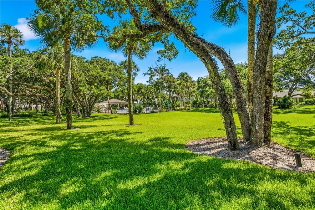 107 W Park Shores Circle, Unit 23W, Indian River Shores, FL 32963 Photo