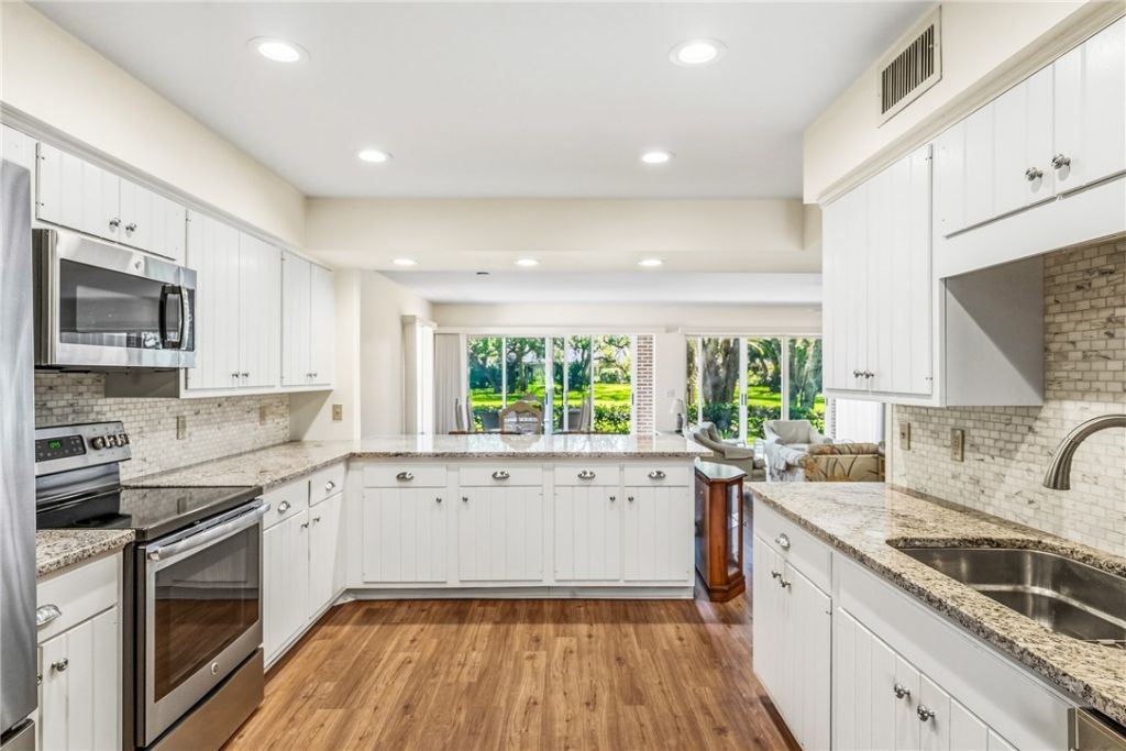 107 W Park Shores Circle, Unit 23W, Indian River Shores, FL 32963 Photo