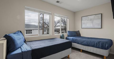121 Caliente Street, Reno, NV 89509 Photo