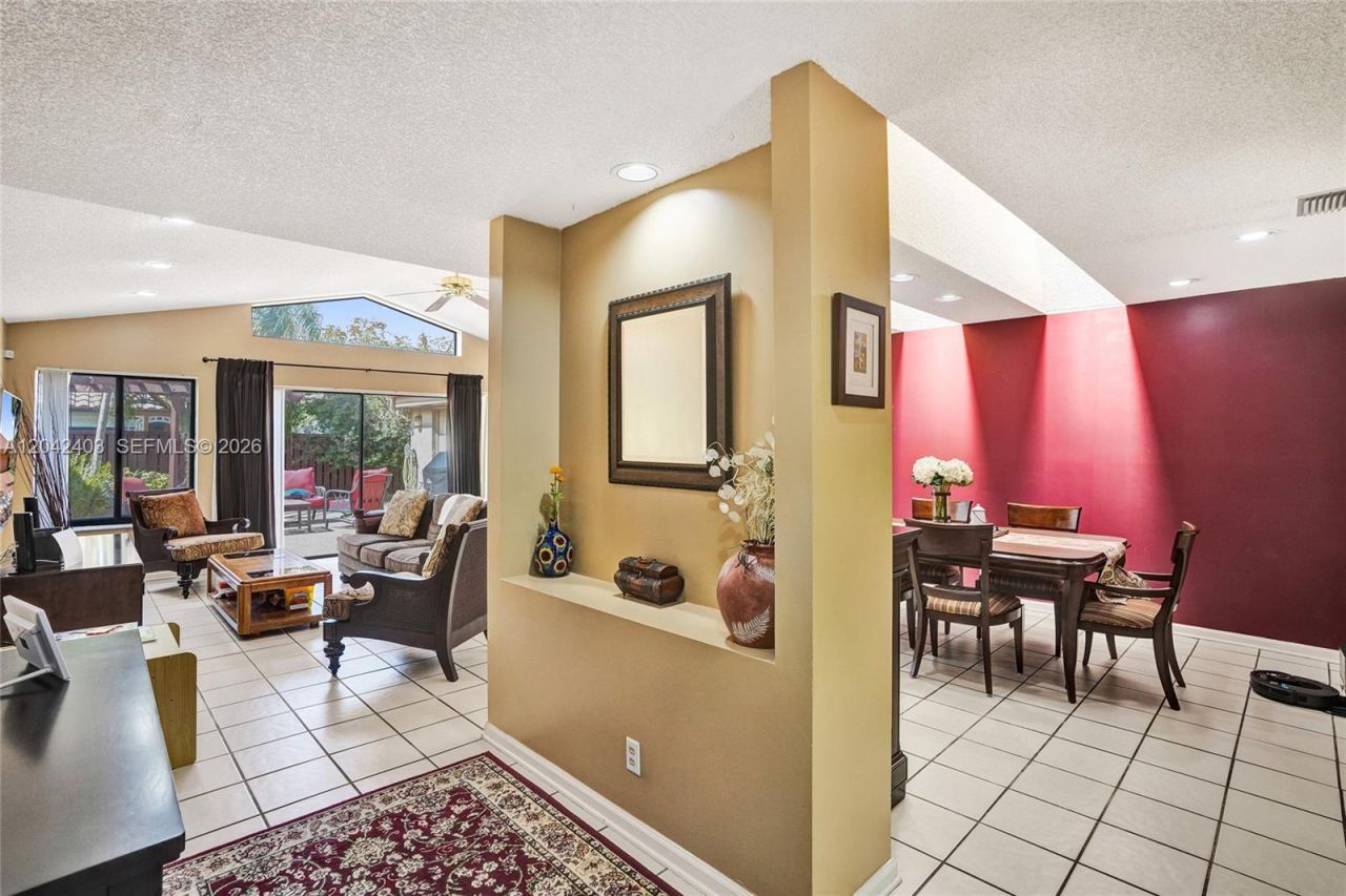 9355 NW 18th Pl, Plantation, FL 33322 Photo