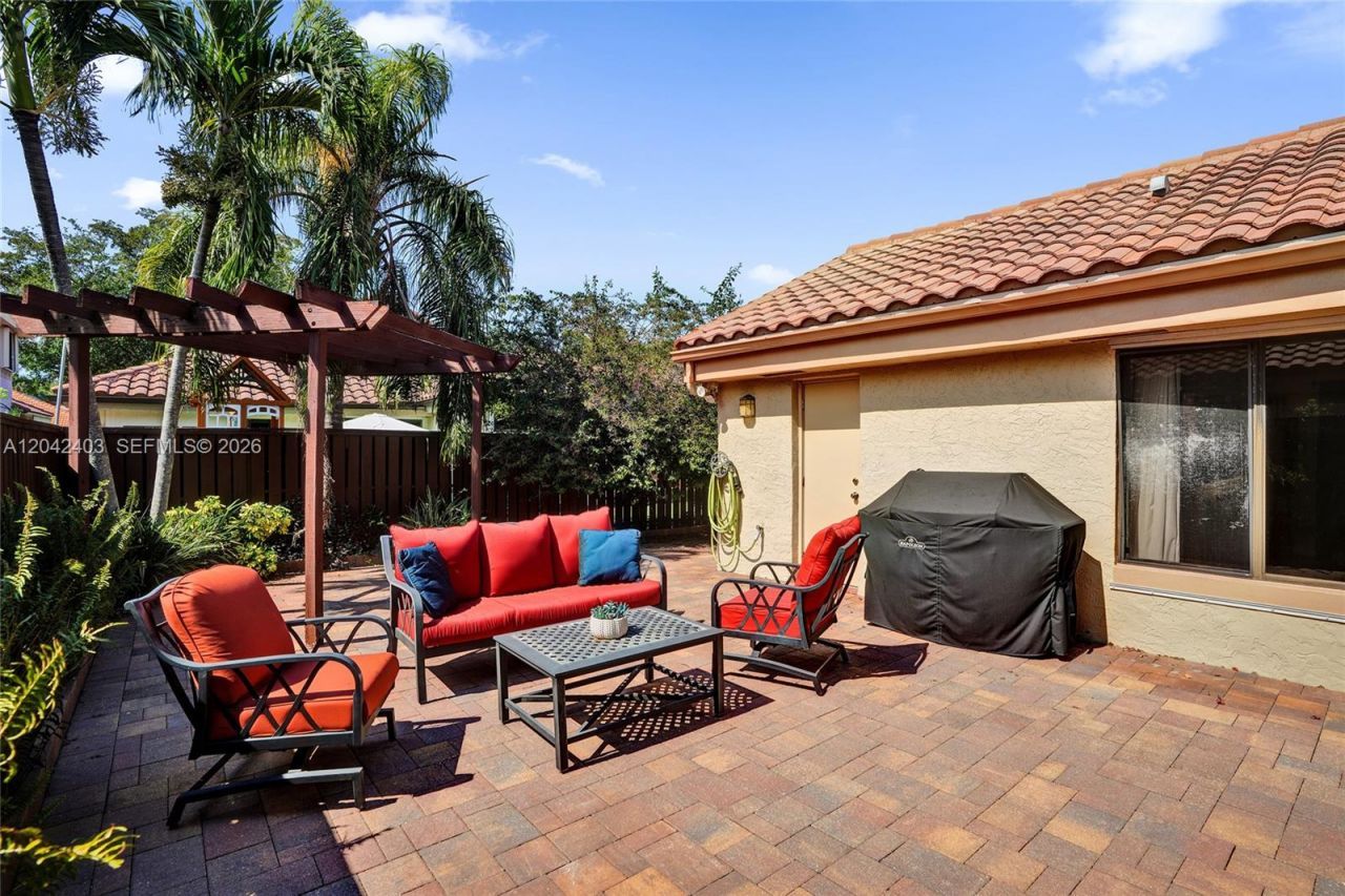 9355 NW 18th Pl, Plantation, FL 33322 Photo