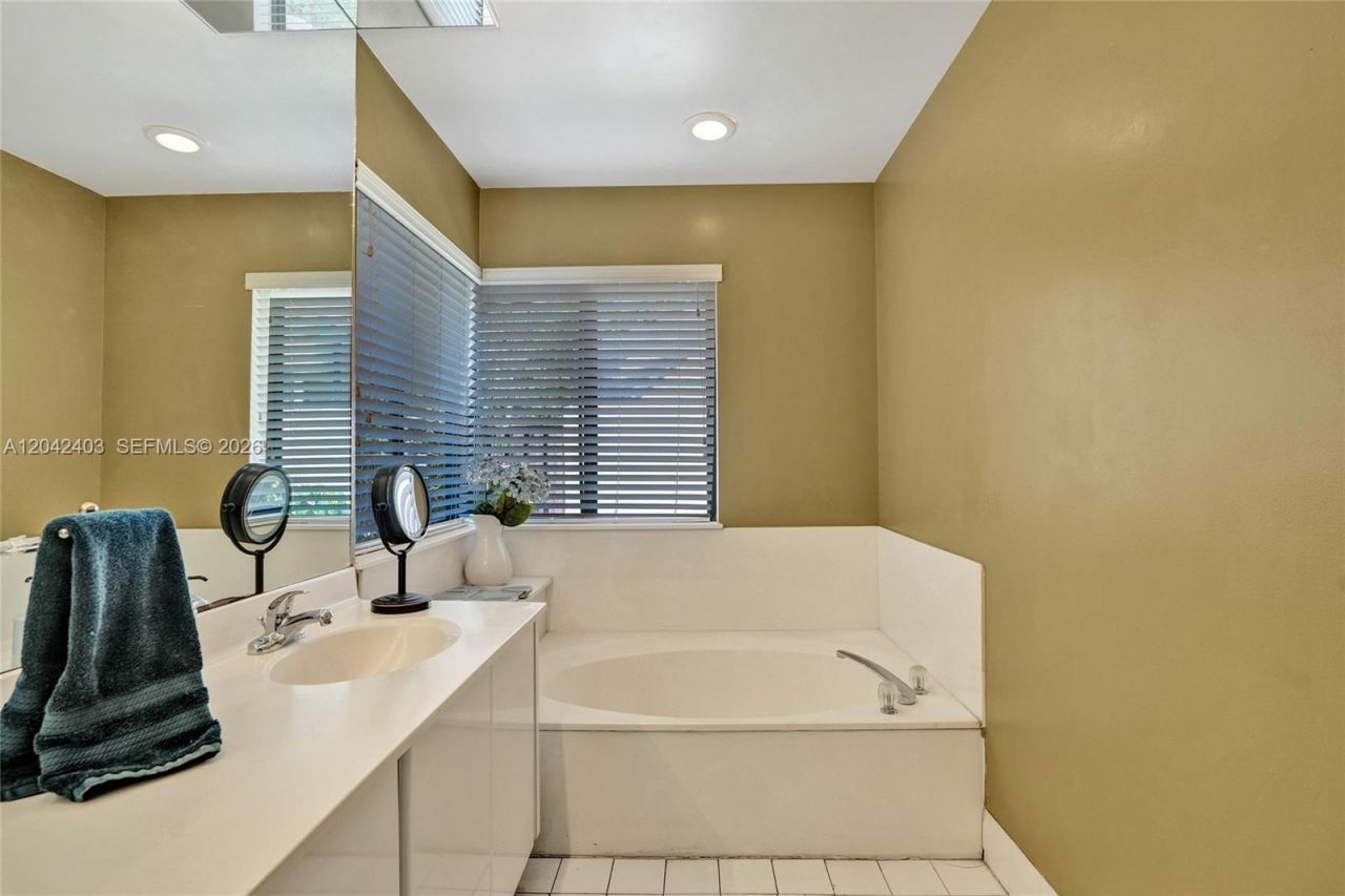 9355 NW 18th Pl, Plantation, FL 33322 Photo
