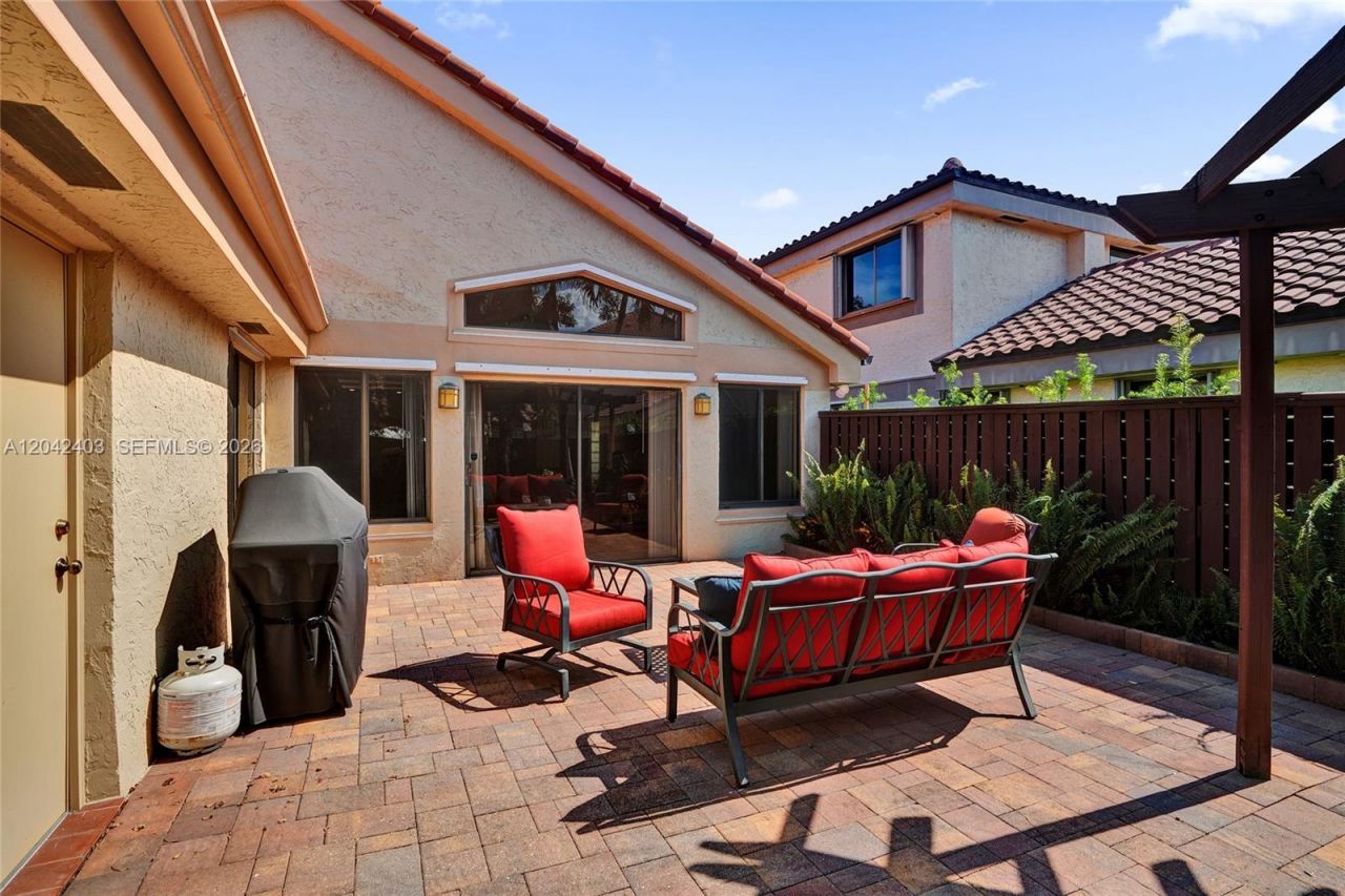 9355 NW 18th Pl, Plantation, FL 33322 Photo