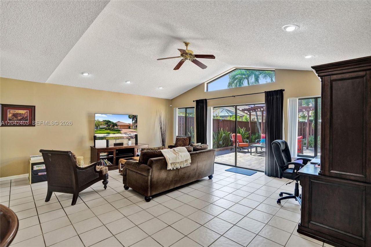 9355 NW 18th Pl, Plantation, FL 33322 Photo