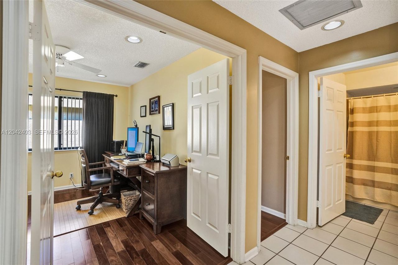 9355 NW 18th Pl, Plantation, FL 33322 Photo