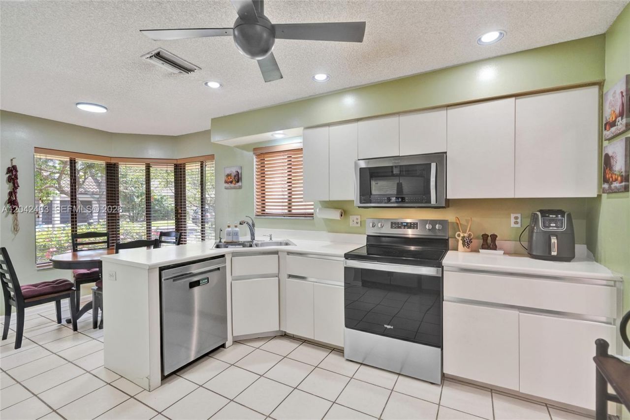 9355 NW 18th Pl, Plantation, FL 33322 Photo