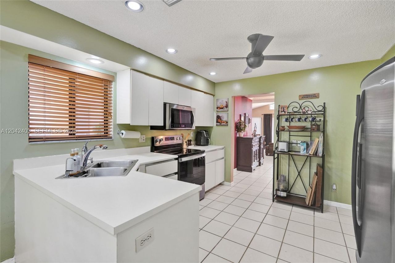 9355 NW 18th Pl, Plantation, FL 33322 Photo