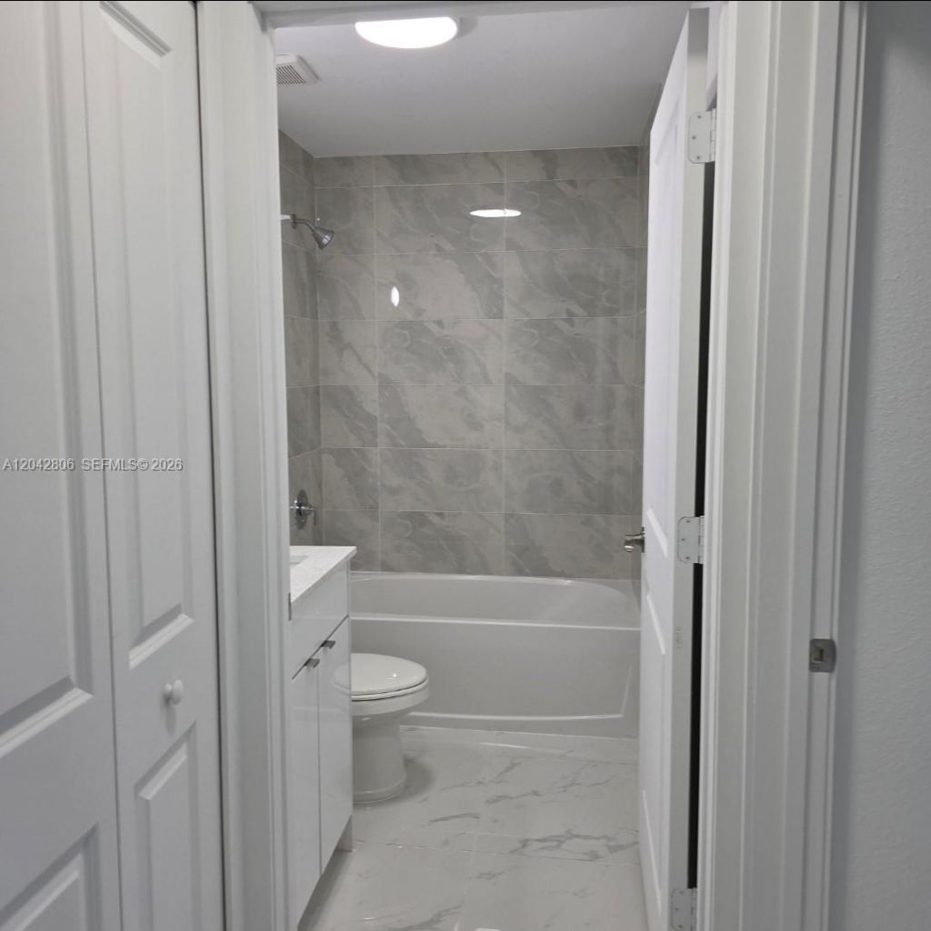 2729 NW 44 St , Unit 2729, Miami, FL 33142 Photo