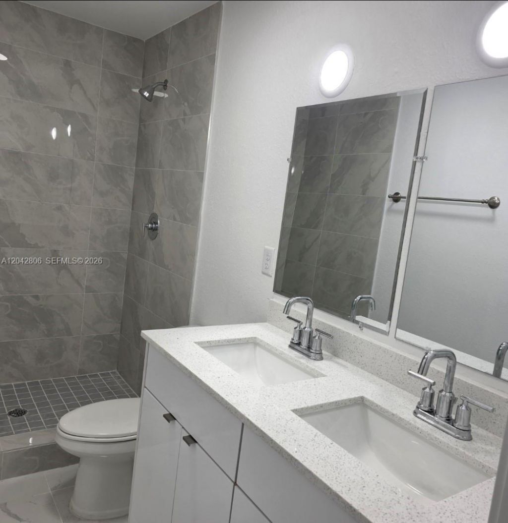 2729 NW 44 St , Unit 2729, Miami, FL 33142 Photo