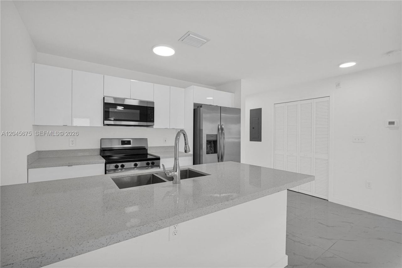 2731 NW 44th St, Unit 2731, Miami, FL 33142 Photo