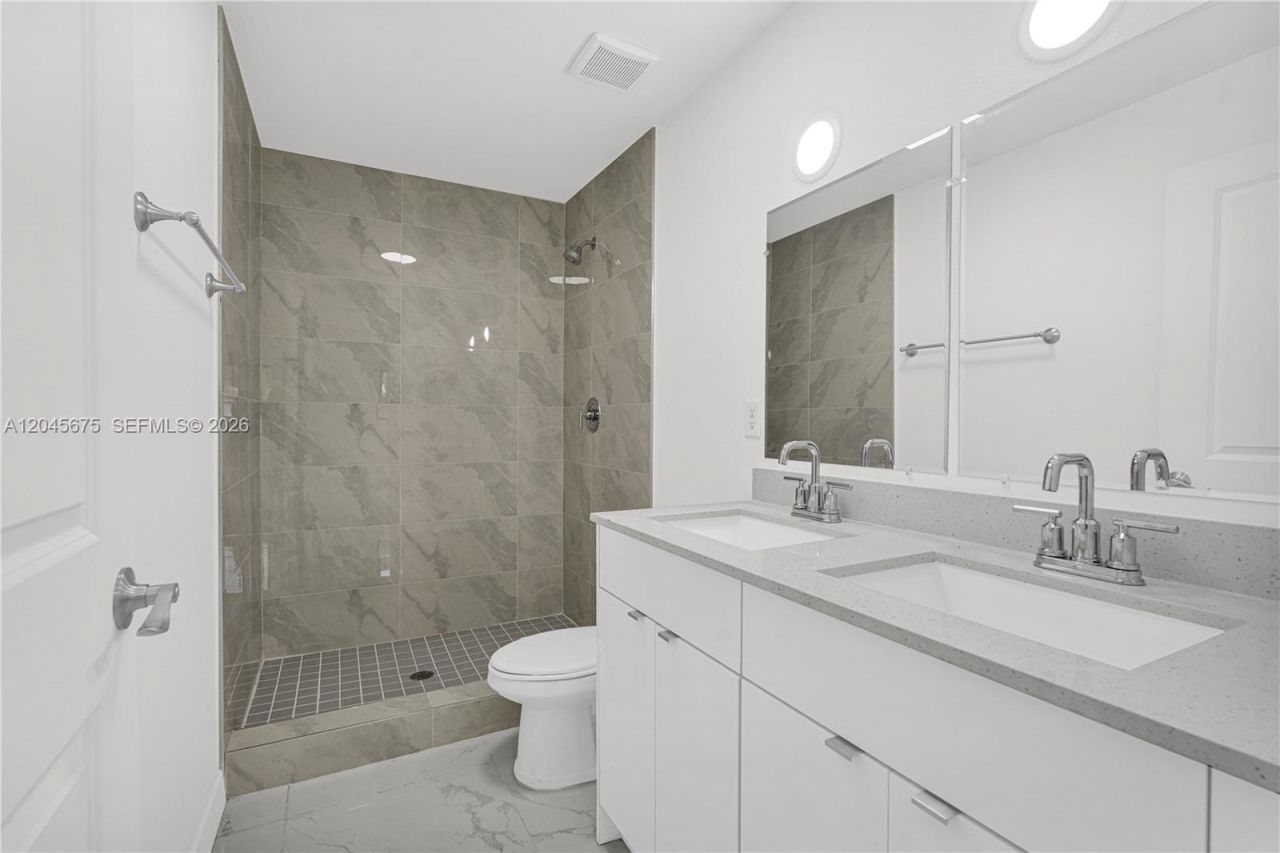 2731 NW 44th St, Unit 2731, Miami, FL 33142 Photo