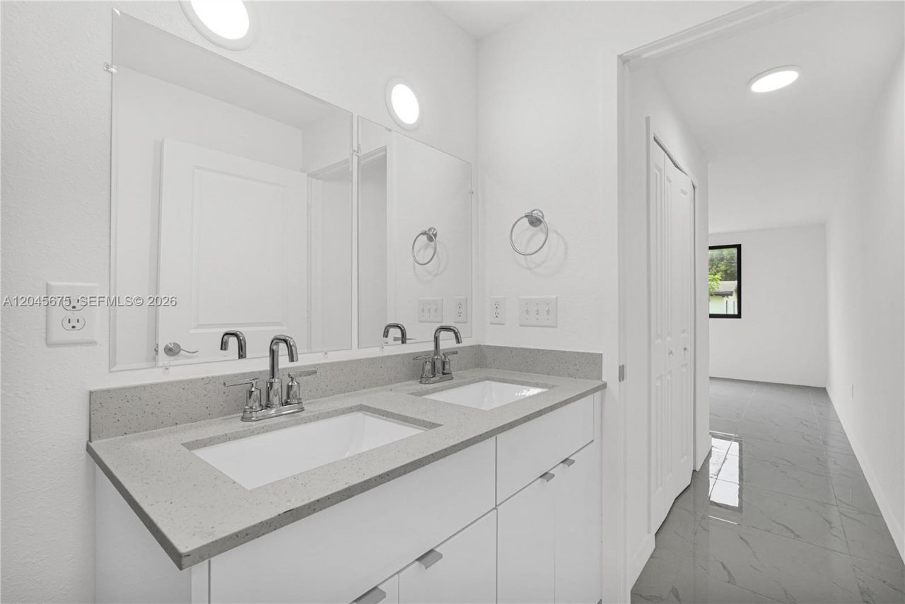 2731 NW 44th St, Unit 2731, Miami, FL 33142 Photo