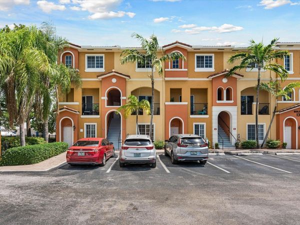 131 NW 2nd Avenue, Unit 3, Hallandale, FL 33009