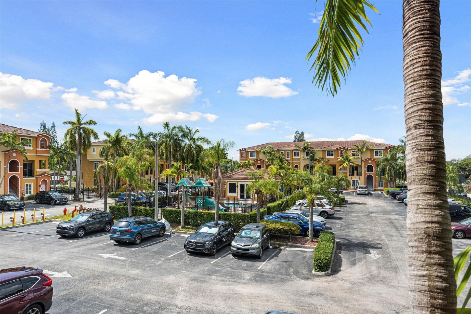 131 NW 2nd Avenue, Unit 3, Hallandale, FL 33009 Photo