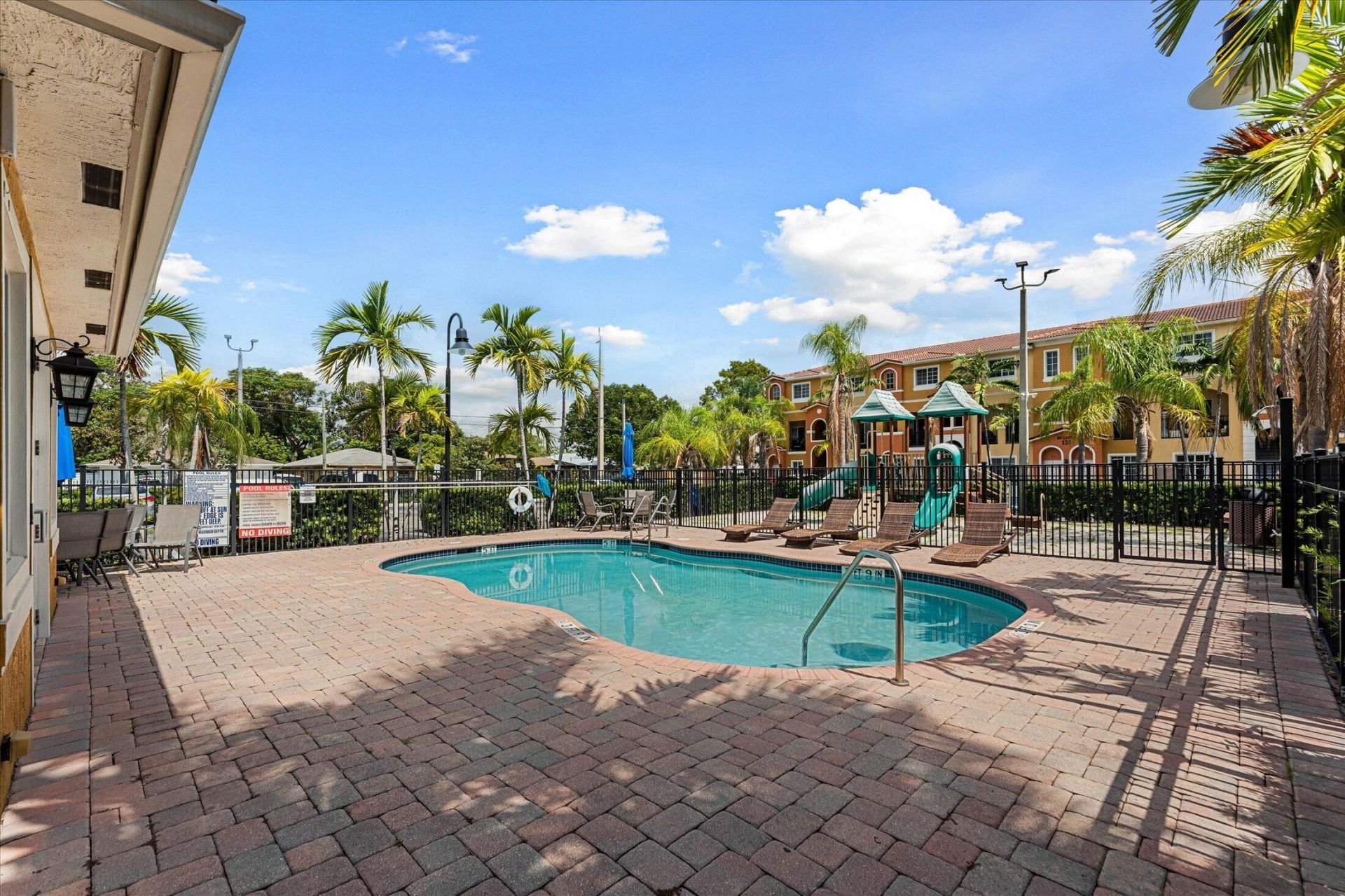 131 NW 2nd Avenue, Unit 3, Hallandale, FL 33009 Photo