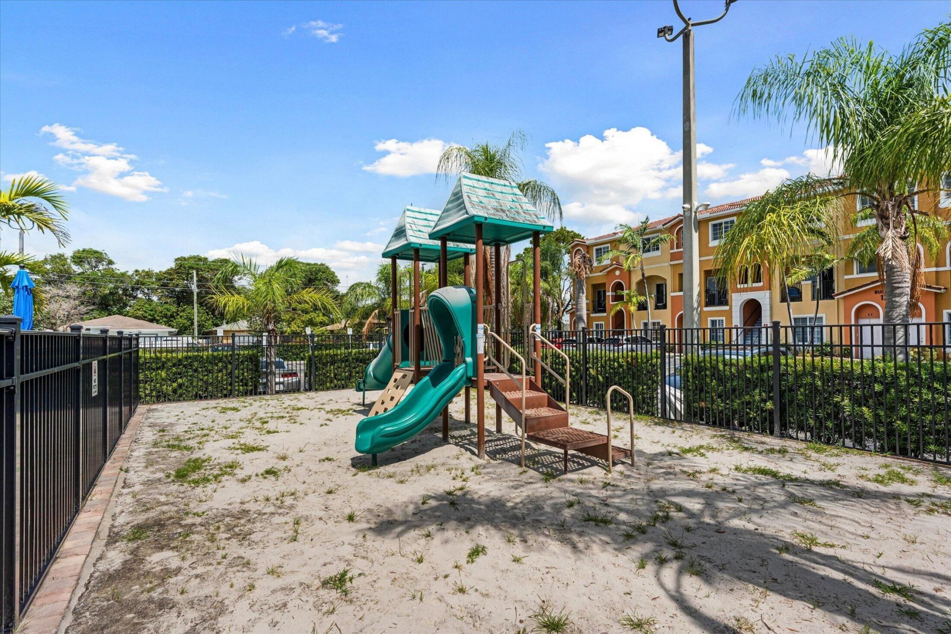 131 NW 2nd Avenue, Unit 3, Hallandale, FL 33009 Photo