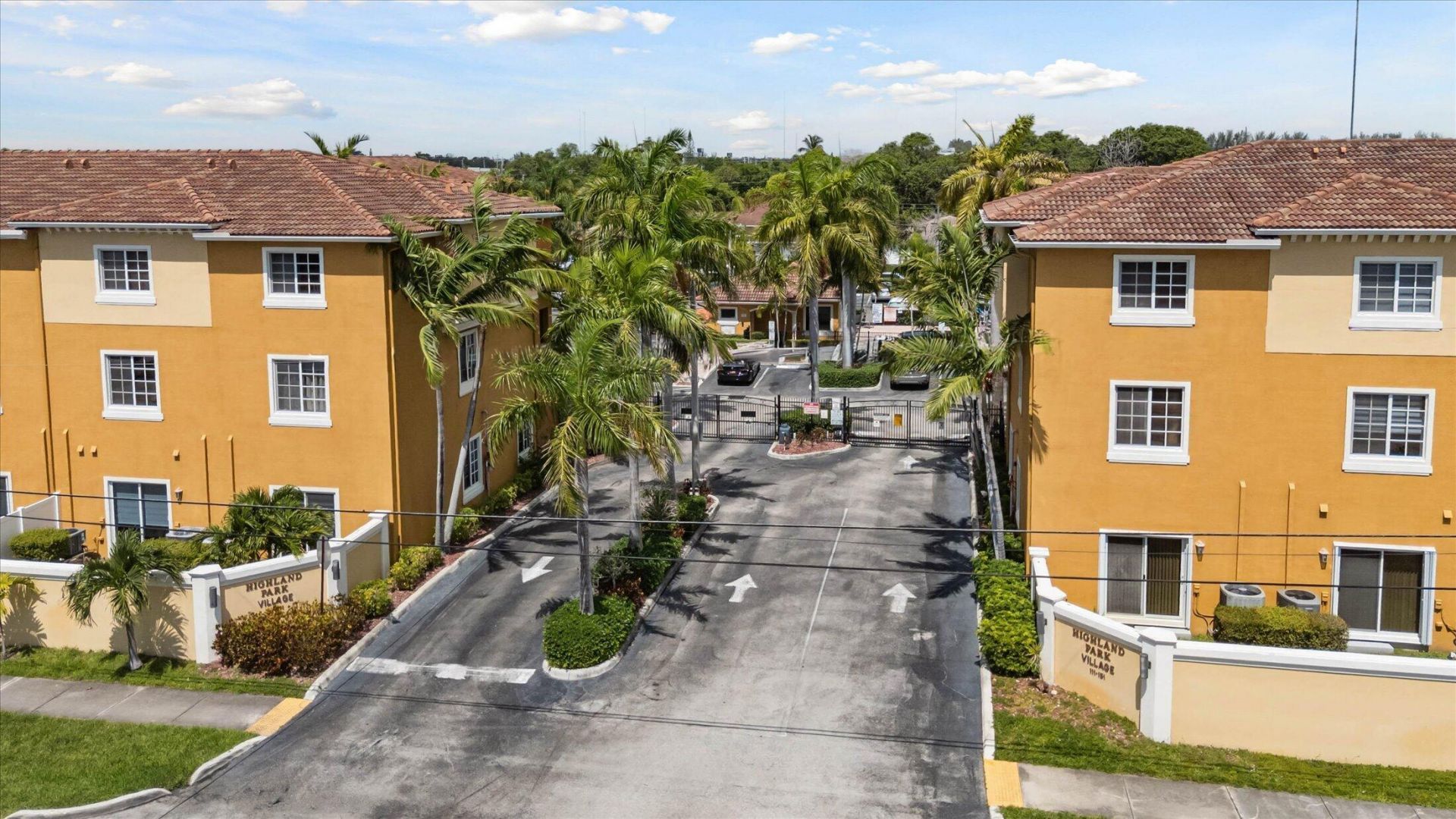 131 NW 2nd Avenue, Unit 3, Hallandale, FL 33009 Photo