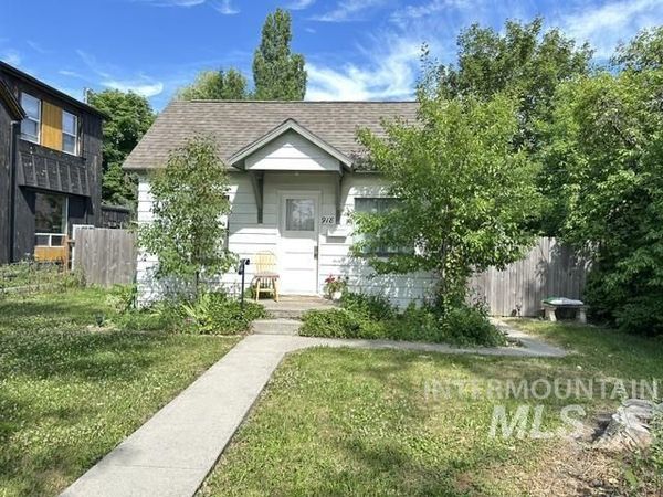 918, 920 S Jefferson, Moscow, ID 83843