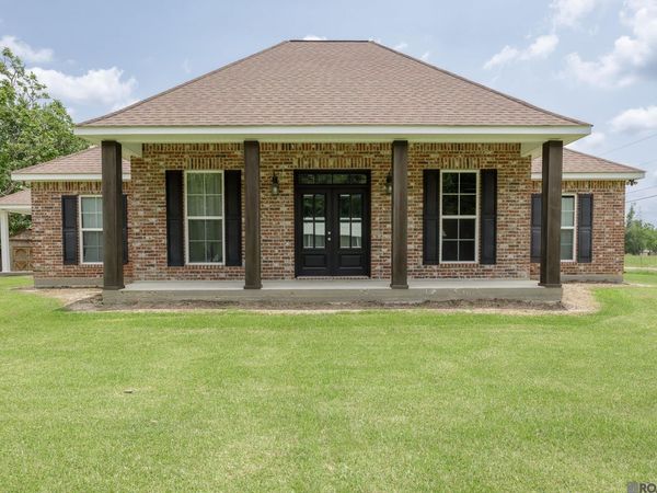 11486 Tannis Rd, St Amant, LA 70774