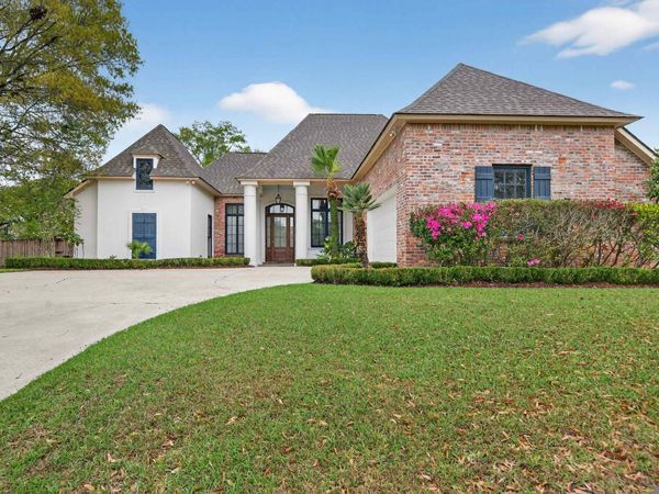 36114 Bluff Oaks Ave, Prairieville, LA 70769
