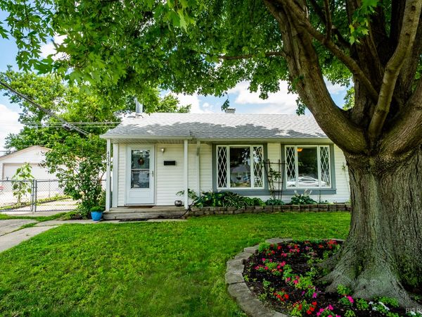 4234 W 90th Place, Hometown, IL 60456