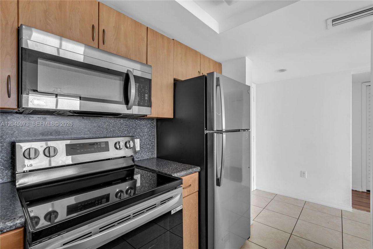 1690 SW 27th Ave , Unit 608, Miami, FL 33145 Photo