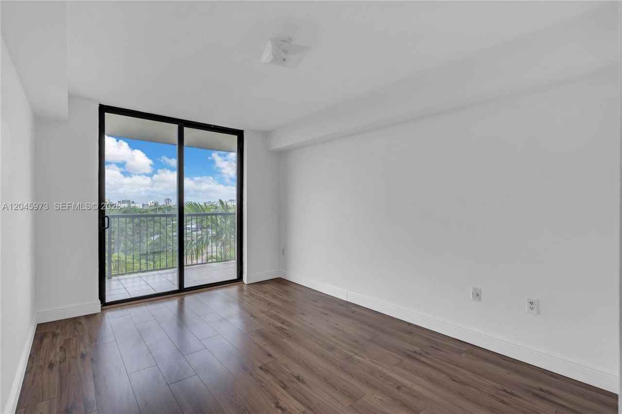 1690 SW 27th Ave , Unit 608, Miami, FL 33145 Photo