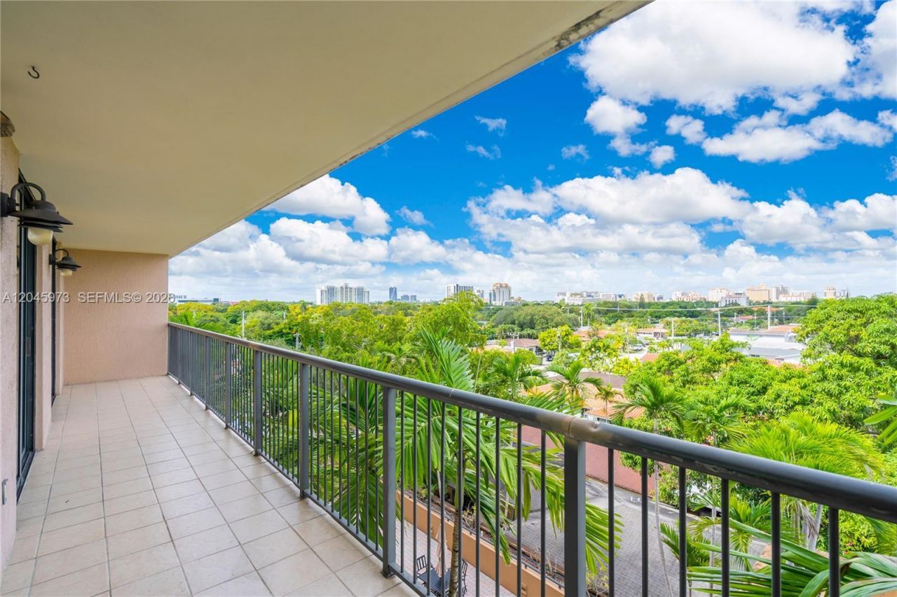 1690 SW 27th Ave , Unit 608, Miami, FL 33145 Photo