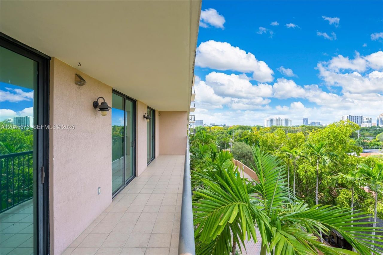 1690 SW 27th Ave , Unit 608, Miami, FL 33145 Photo