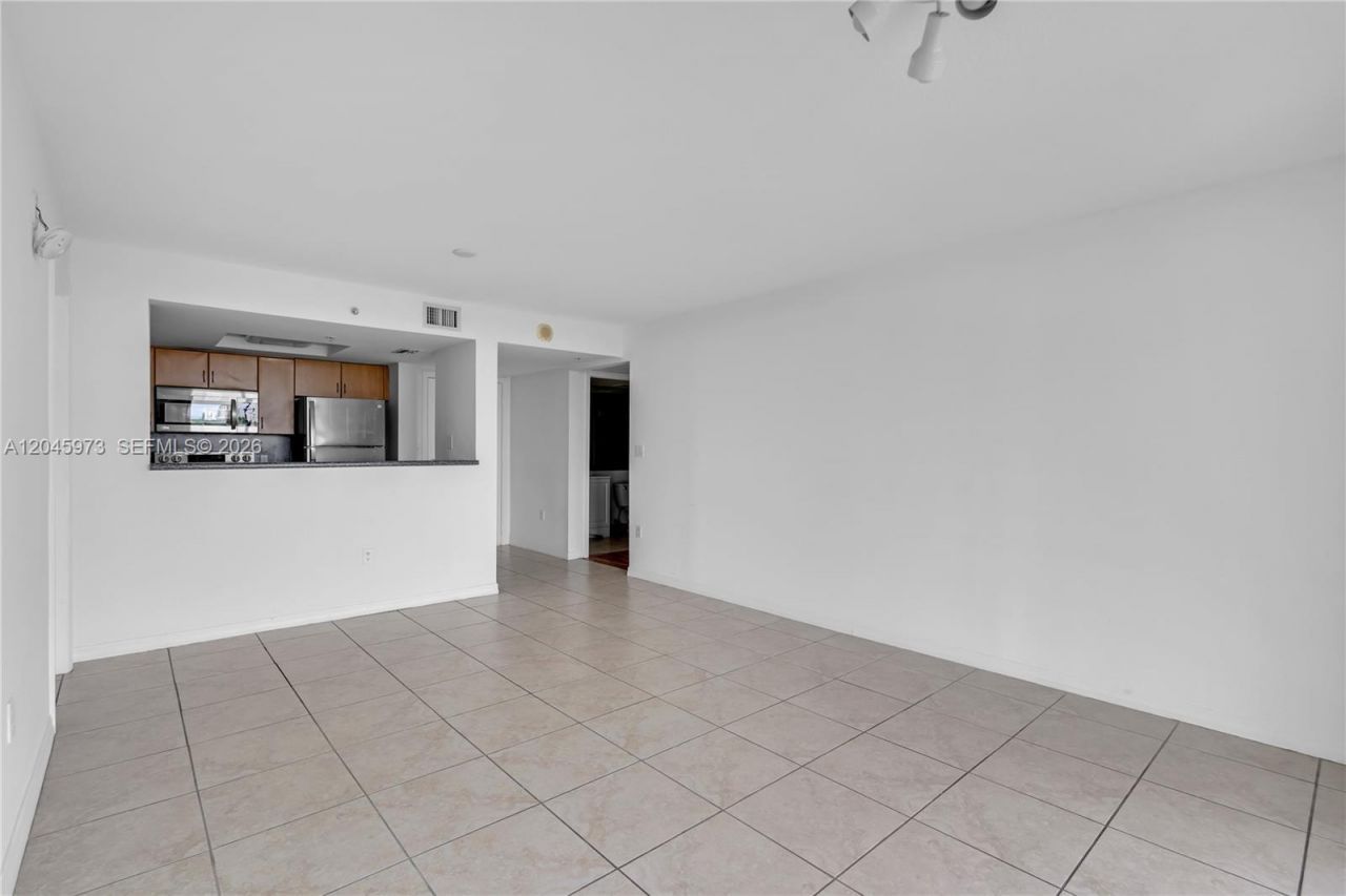 1690 SW 27th Ave , Unit 608, Miami, FL 33145 Photo