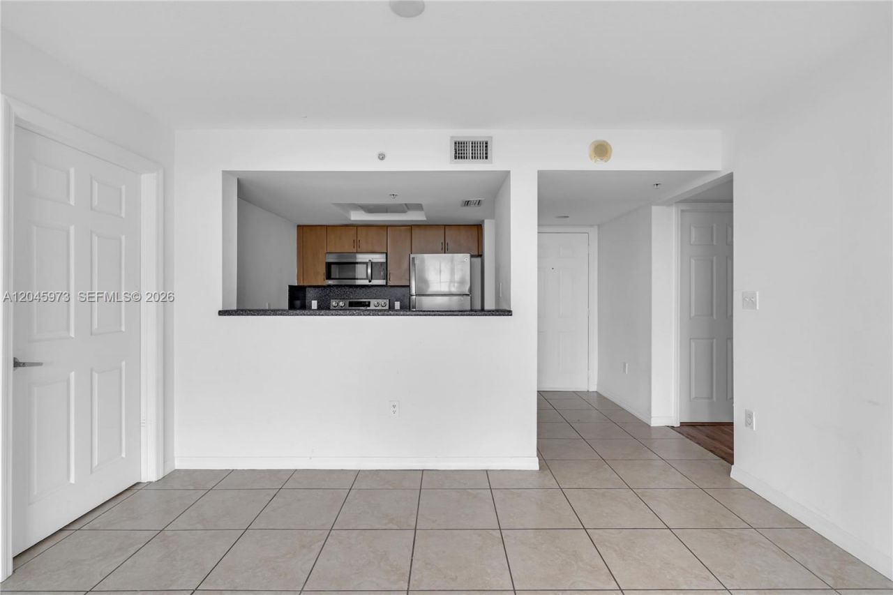 1690 SW 27th Ave , Unit 608, Miami, FL 33145 Photo