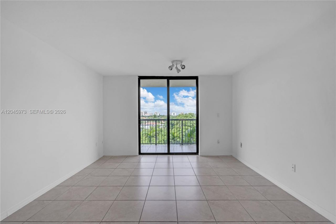 1690 SW 27th Ave , Unit 608, Miami, FL 33145 Photo