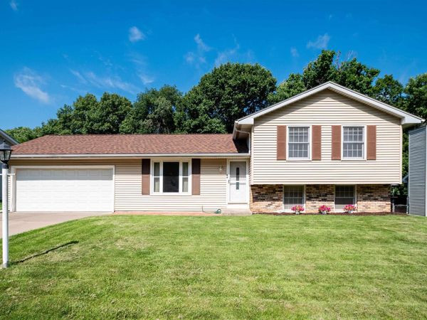 4005 N MARBLEWAY Drive, Peoria, IL 61615