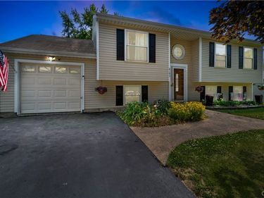 8193 Rizzo Drive, Clay, NY 13041