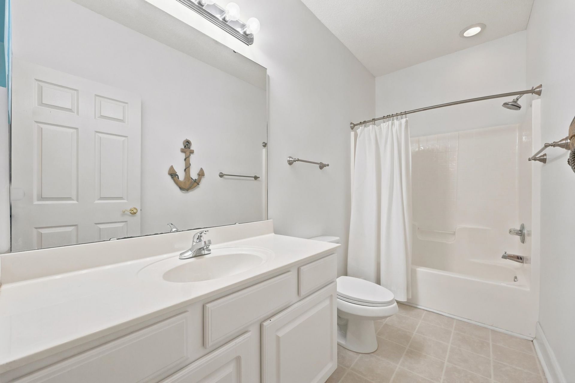 1100 Commons Blvd. Photo 22