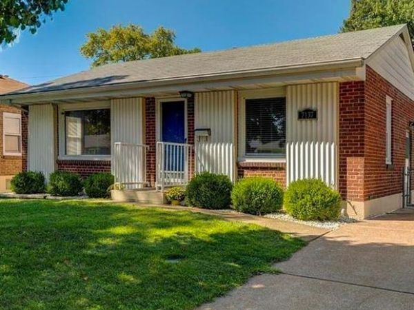 7137 Marwinette Avenue , St Louis, MO 63116