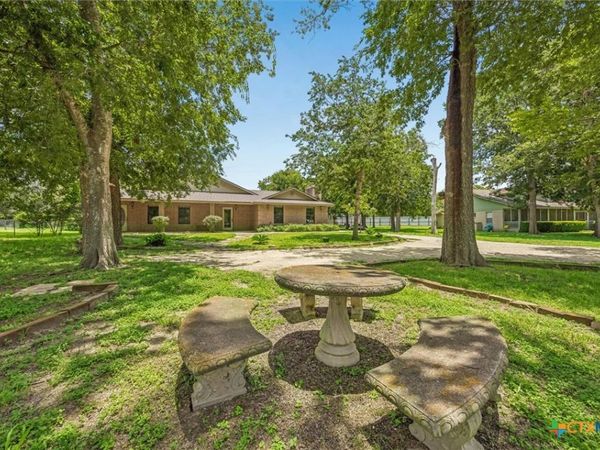 1024 Terminal Loop Road , McQueeney, TX 78123