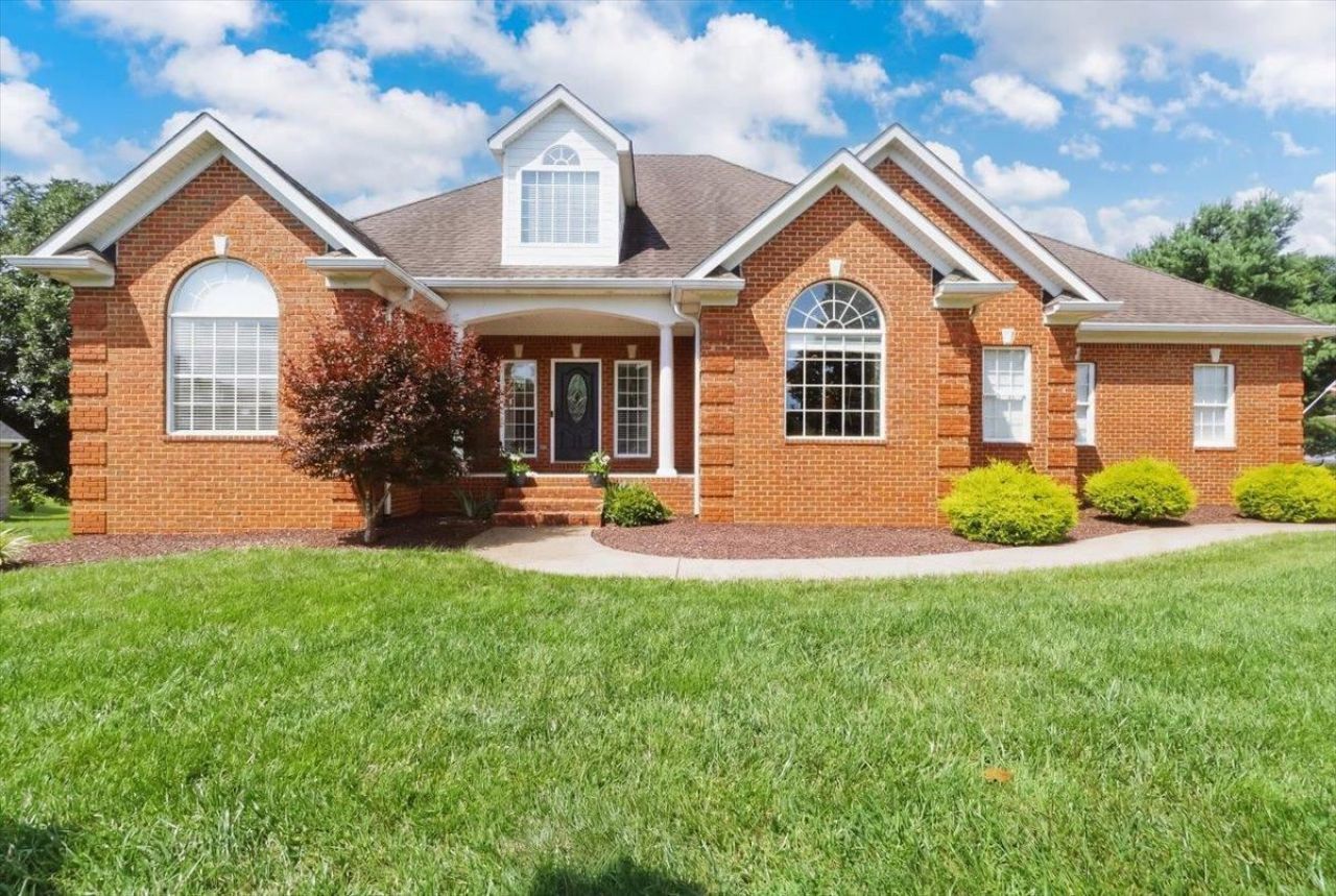 121 Stagecoach Drive , Alvaton, KY 42122 Main Photo