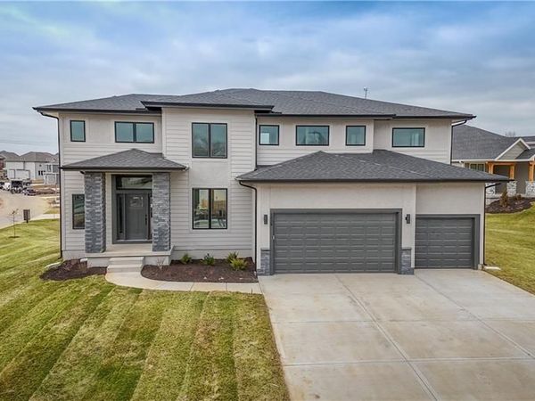 6009 Arapahoe Street, Shawnee, KS 66226